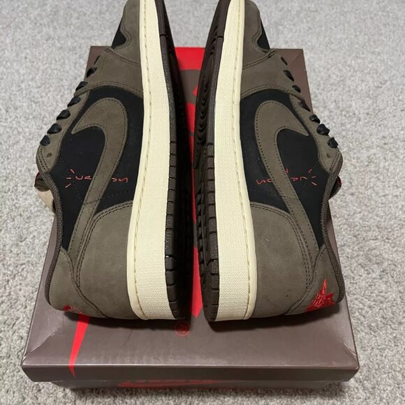 Travis Scott Jordan 1 Low Mocha main image 4